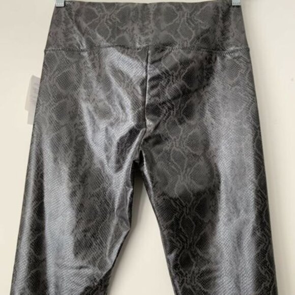 7 For All Mankind Snake Print Coated Pull-on Pants M - Picture 6 of 8